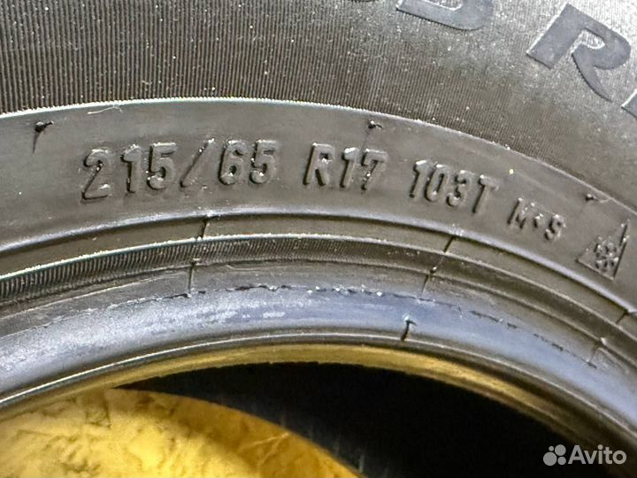 Pirelli Ice Zero 215/65 R17 103T