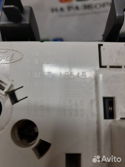 Панель управления климат-контролем Ford Focus CB8