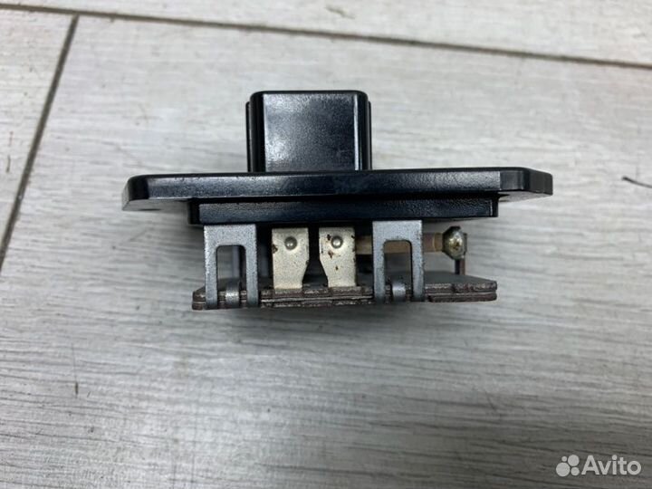 Резистор печки Suzuki Sx4 хэтчбек D19AA 2006