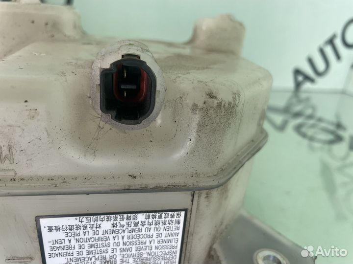 Бачок тормозной жидкости Toyota RAV4 5 xa50
