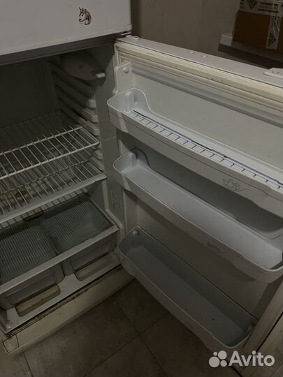 Холодильник бу indesit