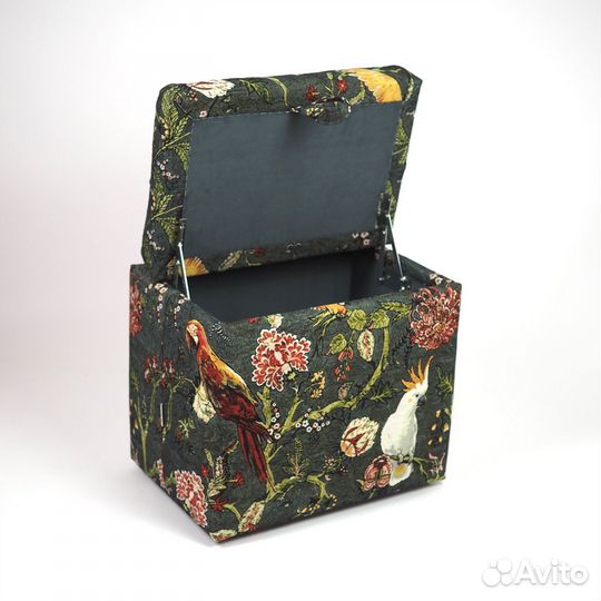 Банкетка с местом для хранения в гобелене попугаи