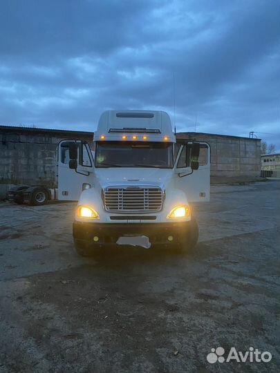 Freightliner Columbia, 2004