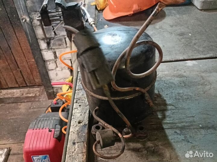 Компрессор от холодильника samsung