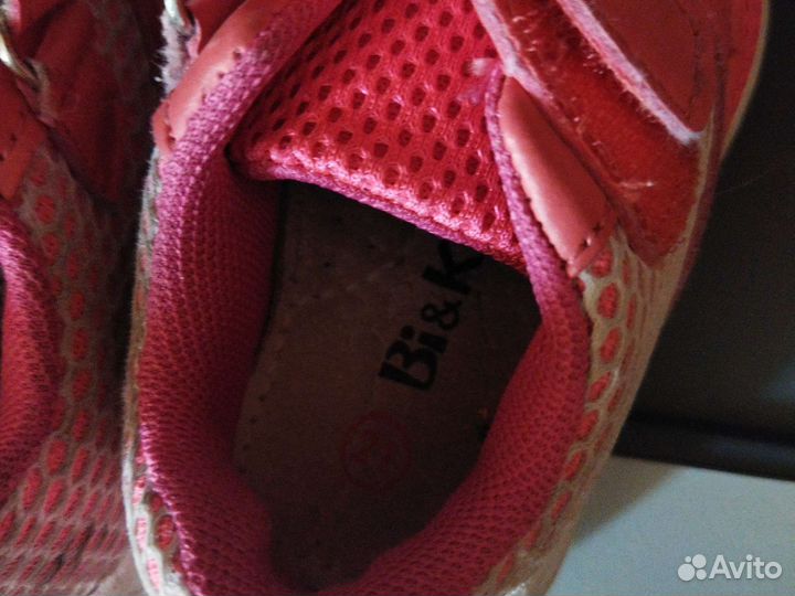 Кроссовки для девочки