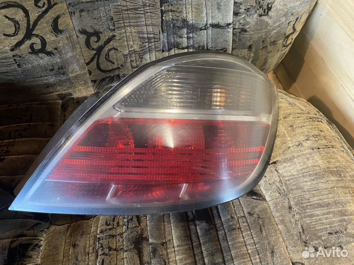 Продам задние фонари на опель астра h