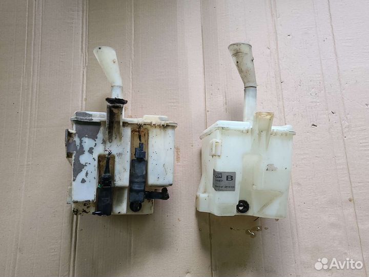 Бачок омывателя стекла Nissan Primera P11