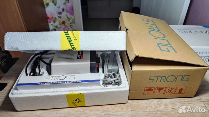 Пылесос, машинка, аппарат для маникюра и педикюра