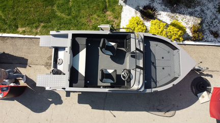 Алюминиевая моторная лодка Триера 420 фиш