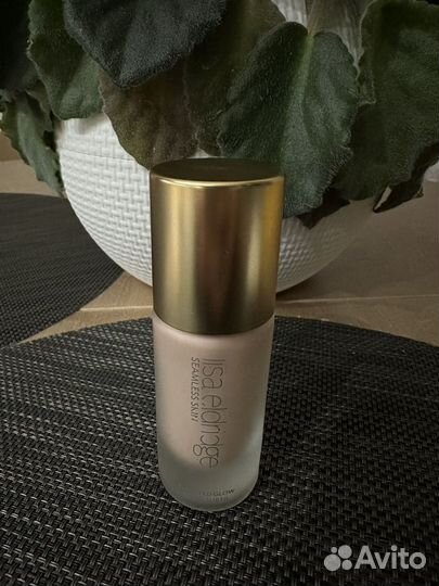 Lisa eldridge elevated glow Pink moon