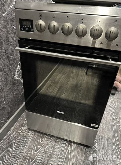 Электрическая плита с духовкой б/у