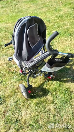 Детский трехколесный велосипед с ручкой