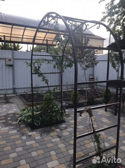 Арка садовая металлическая