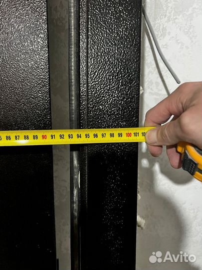 Дверь входная металлическая от застройщика