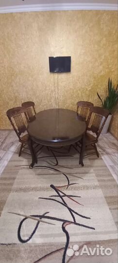 Стол и 4 стула