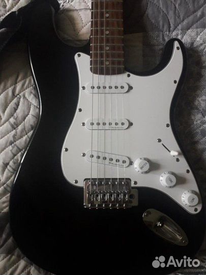 Электрогитара Fender Stratocaster