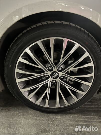 Maxtrek Maximus M1 245/40 R19