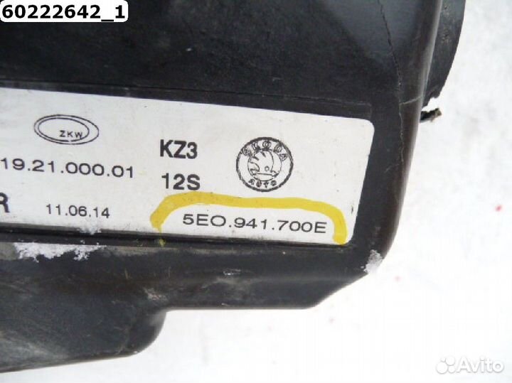 Фара противотуманная правая Skoda Octavia A7