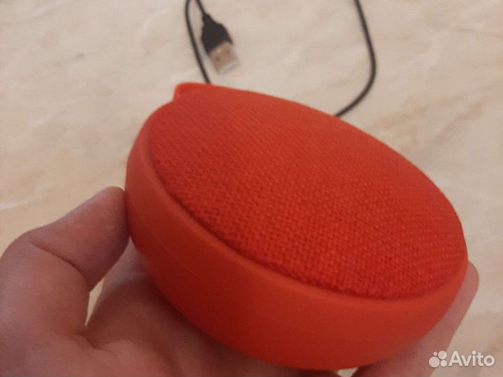 Колонка с зарядкой