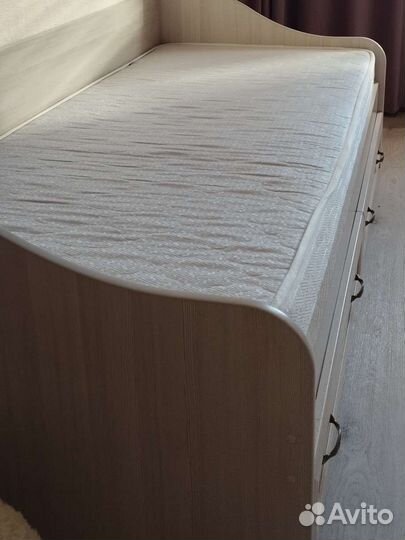 Кровать подростковая