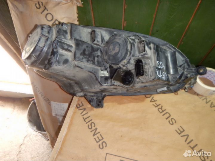 Фара левая Volkswagen Golf V / Jetta V