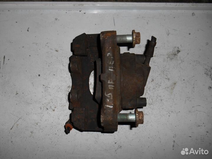 Передний левый суппорт Volkswagen Transporter T5