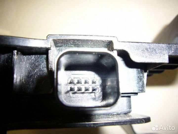 Радар BSD (Слепых зон) левый Kia Stinger седан