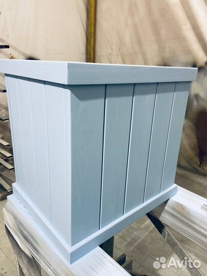 Деревянные уличные кашпо