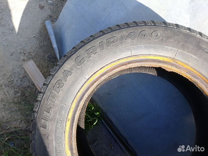 Goodyear UltraGrip 400 205/65 R15 94Q
