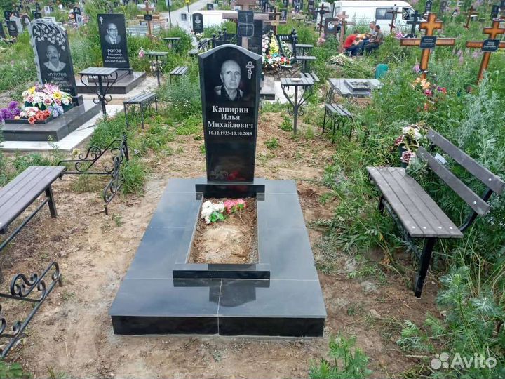 Изготовление памятников(змеевик, гранит, мрамор)