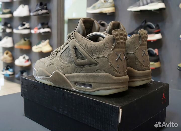 Кроссовки Nike Air Jordan 4 x kaws