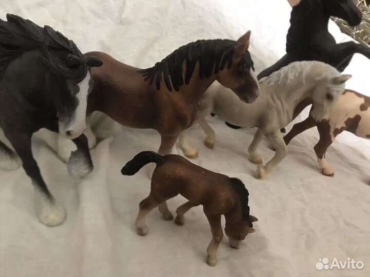 Фигурки лошадей schleich