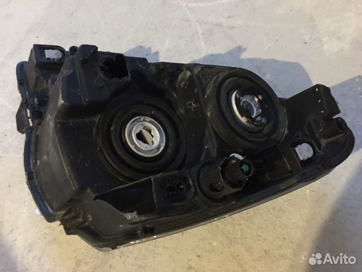 Фара битая правая Nissan Almera 3 G15 2012