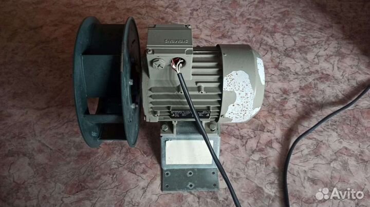 Электроточило Трёхфазный электродвигатель Siemens