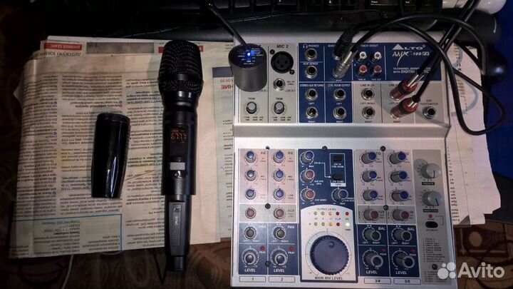 Радиомикрофон UHF 40гц-18000гц