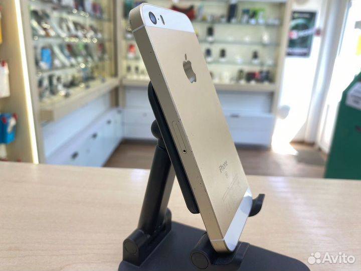 iPhone SE, 32 ГБ
