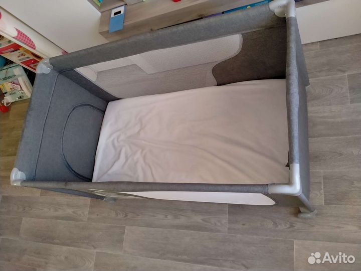 Кровать-манеж