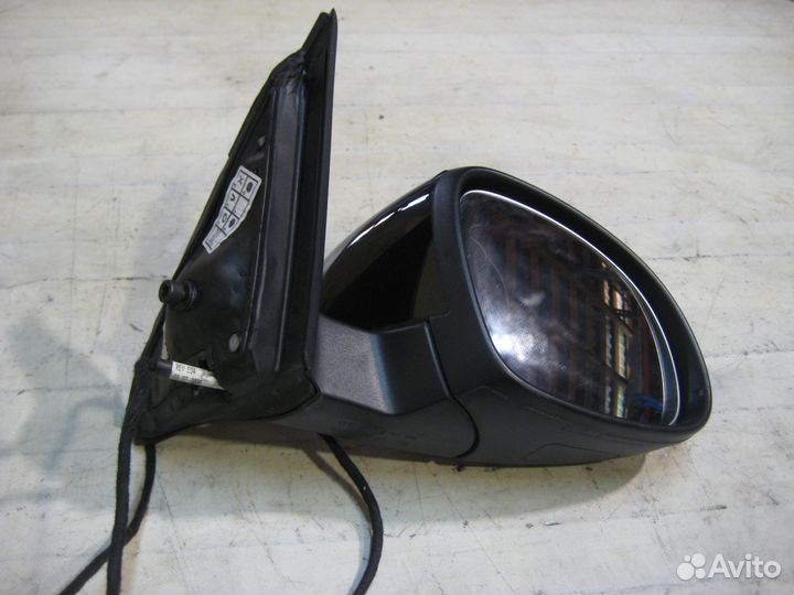 Зеркало правое Volkswagen Tiguan 5N1 2009