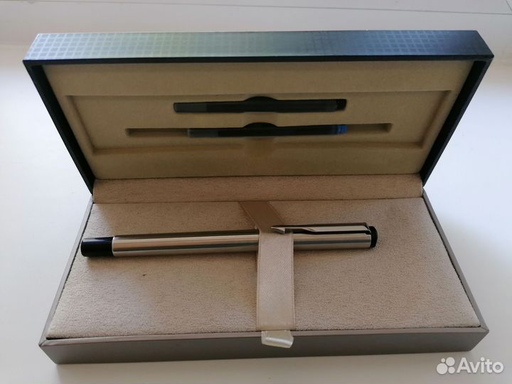 Перьевая ручка parker