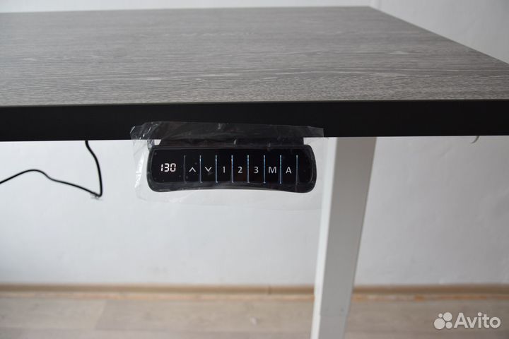 Стол с электроприводом и регулировкой высоты