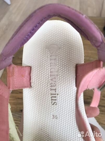 Сандалии stradivarius