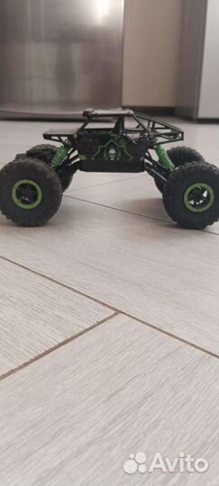 Машинка на радиоуправлении внедорожник