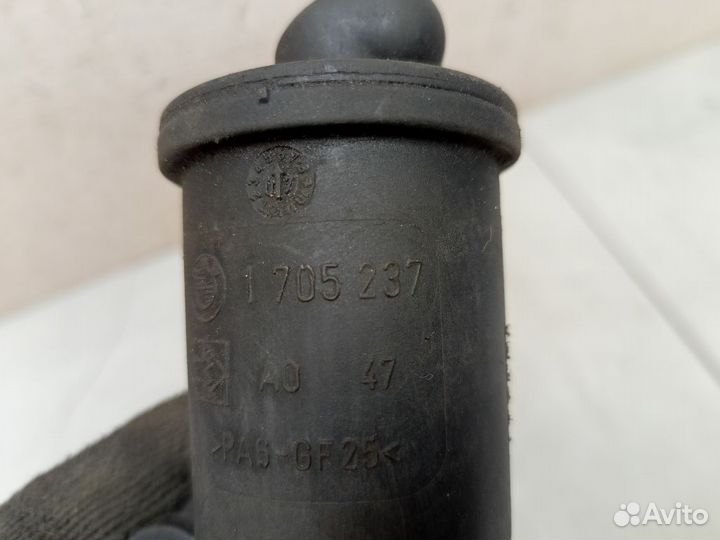 Клапан вентиляции картера