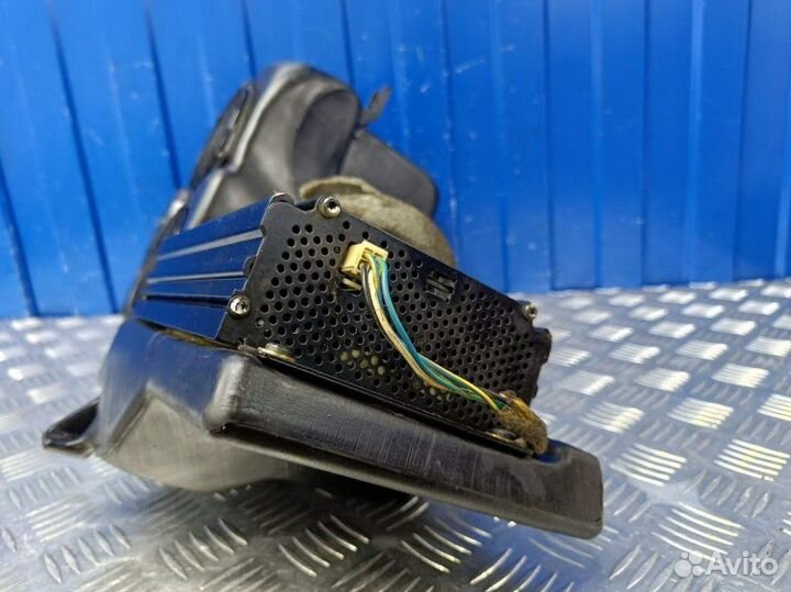 Сабвуфер Audi A6 C5 2.4 ALF 1998