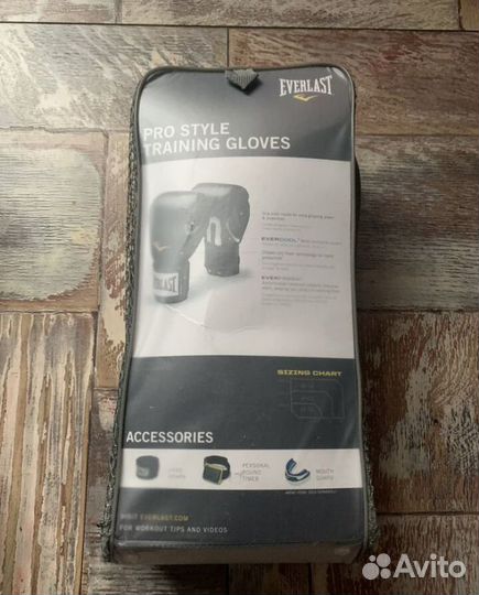 Боксерские перчатки Everlast 14 oz