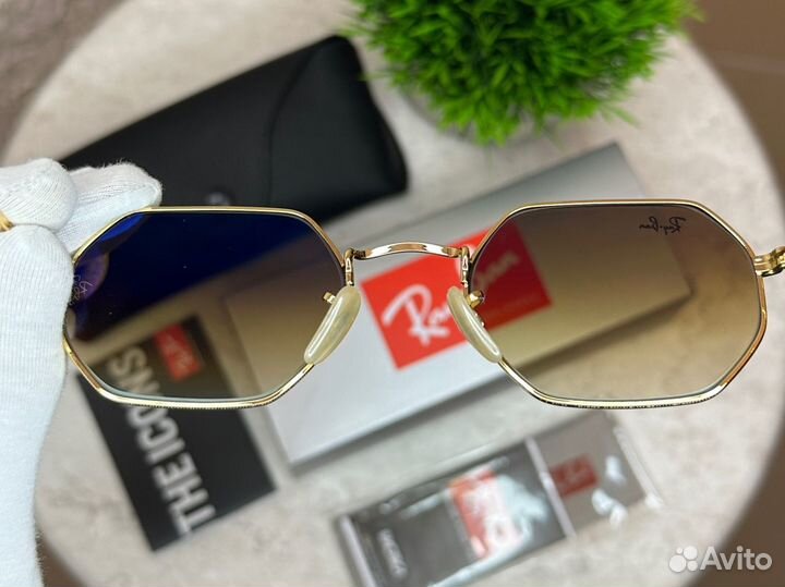 Солнцезащитные очки Ray-Ban