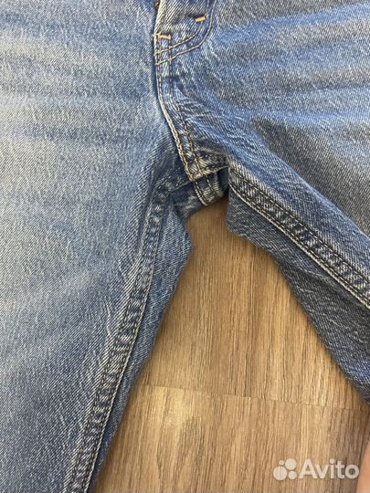 Джинсы Levis