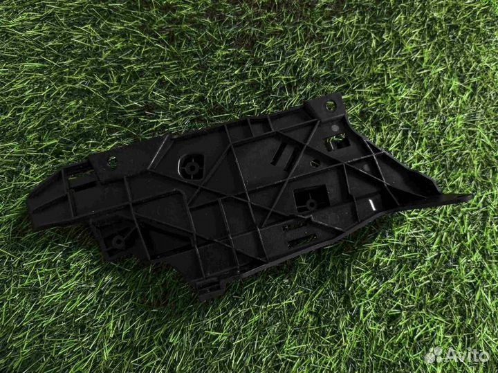 Кронштейн (крепление) Bmw 7-Series G11 3.0 diesel