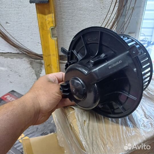 Моторчик печки на volkswagen polo caddy