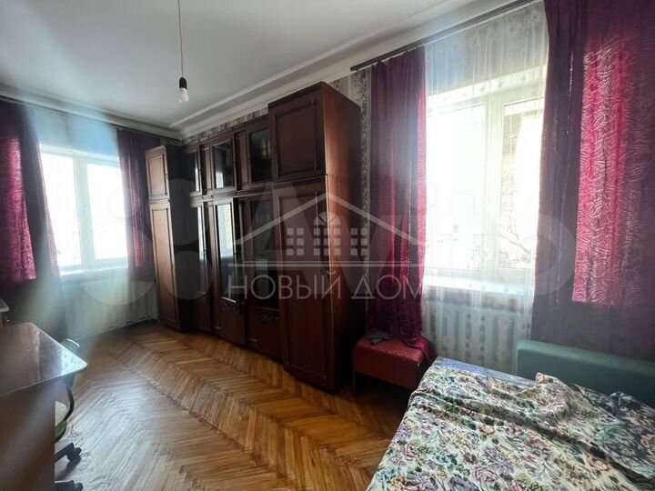 4-к. квартира, 80 м², 1/2 эт.